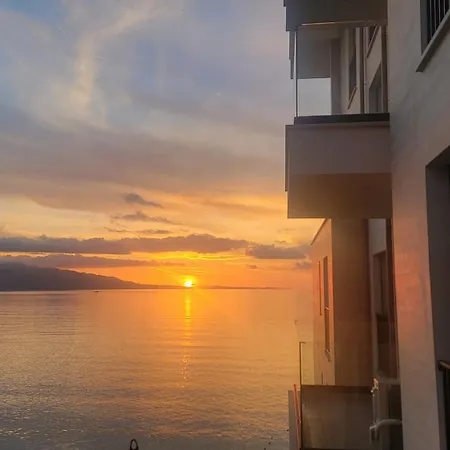 2f * Sarandë