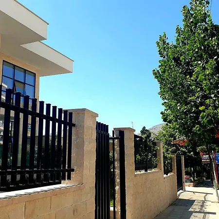 Apartment 2f *