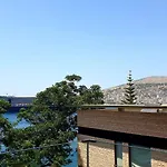 2f Apartment *