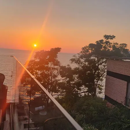 2f * Sarandë